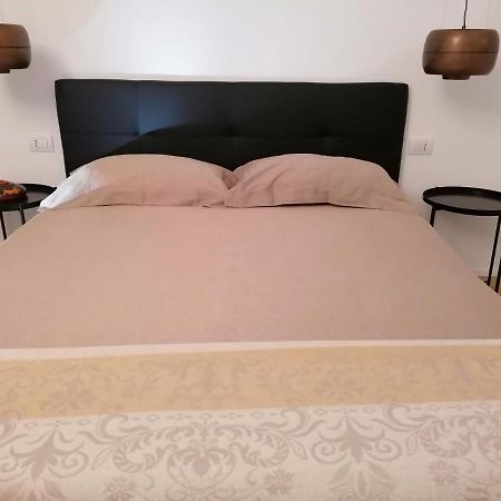 Apartamento La Chicca Di Plinio Milán Exterior foto