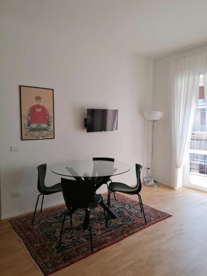 Apartamento La Chicca Di Plinio Milán Exterior foto