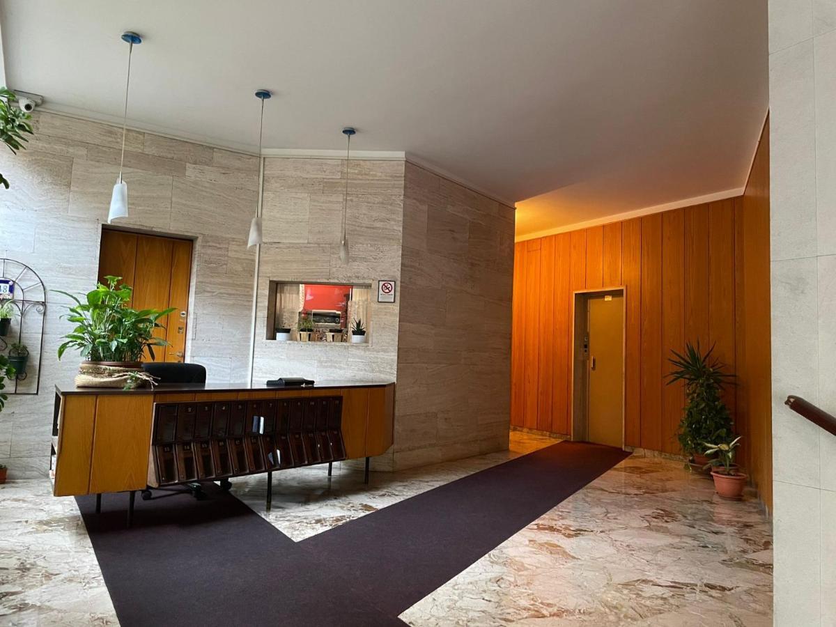 Apartamento La Chicca Di Plinio Milán Exterior foto